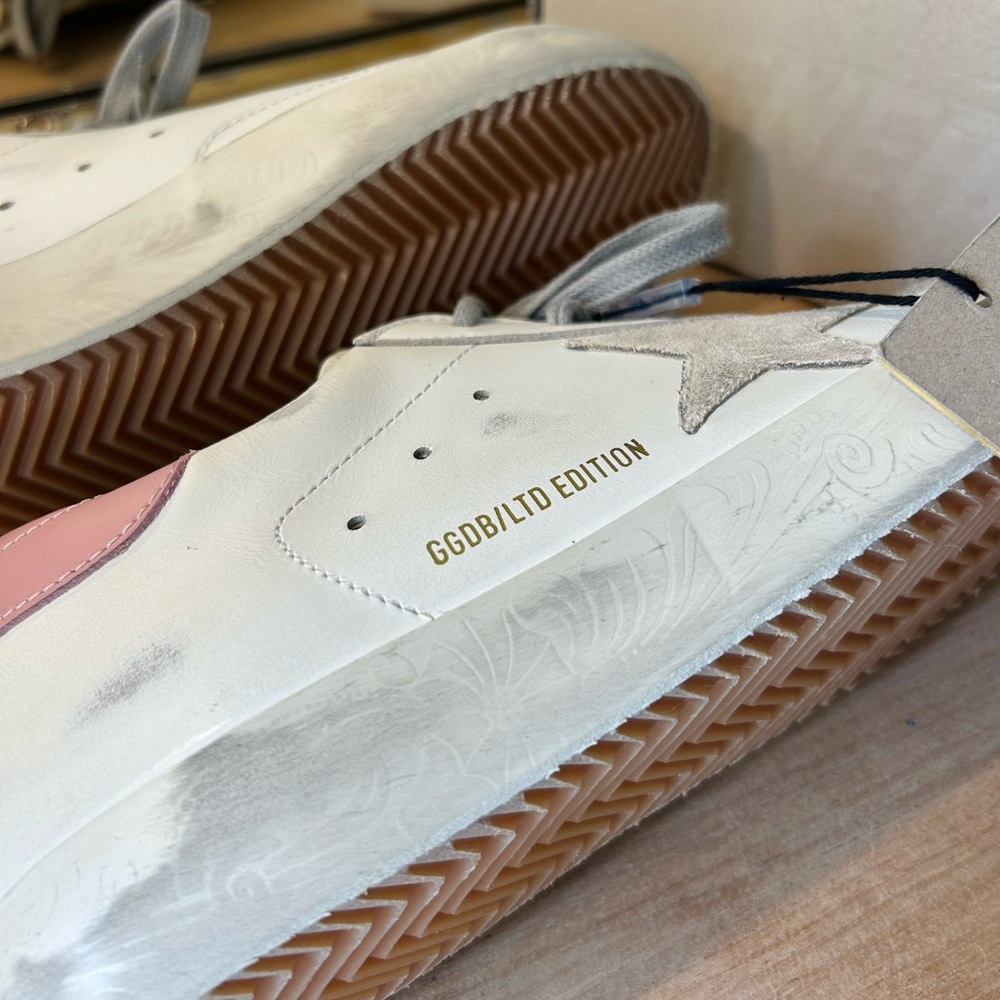 Golden Goose SUPER STAR Rare ❤️White Sneakers with Pink Accents and Beige Star - Picture 9 of 15